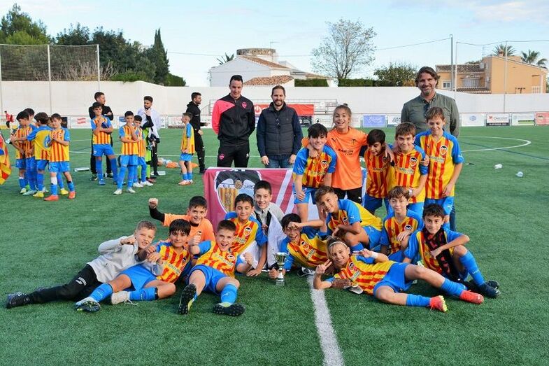 El Valencia CF triunfa en el VIII Torneo Villa de Xàbia