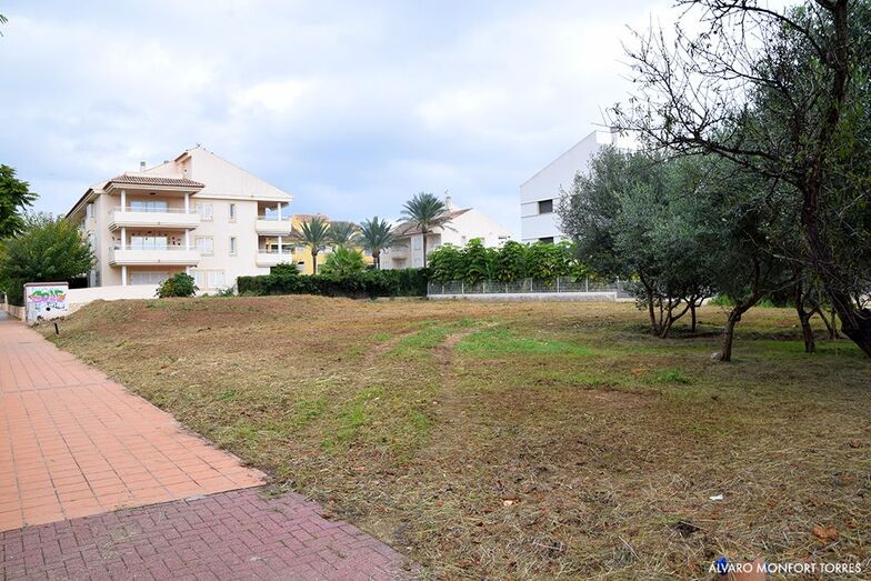 Xàbia quiere construir más de 150 viviendas de protección oficial en cinco parcelas municipales Xàbia quiere construir más de 150 viviendas de protección oficial en cinco parcelas municipales