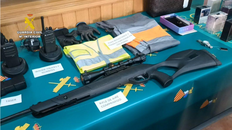 La Guardia Civil desmantela una peligrosa banda criminal especializada en robos con fuerza en Benitatxell y la Comunidad Valenciana en la operación «Final Race»