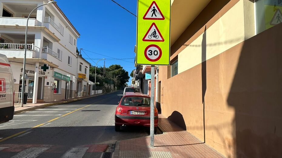 Carreteras limita la velocidad a 30 kilómetros en El Colomer de Xàbia